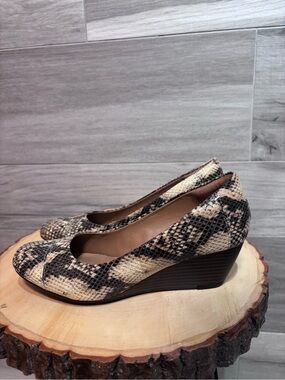 Clarks “indigo” Snakeskin Print Wedge Pumps - Size 7 Like New!